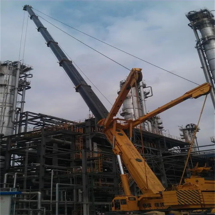 东兰吊板房的吊车