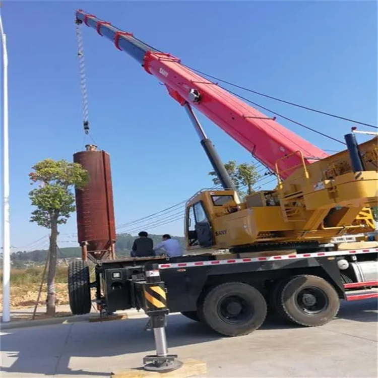 东兰80吨吊车出租多少钱